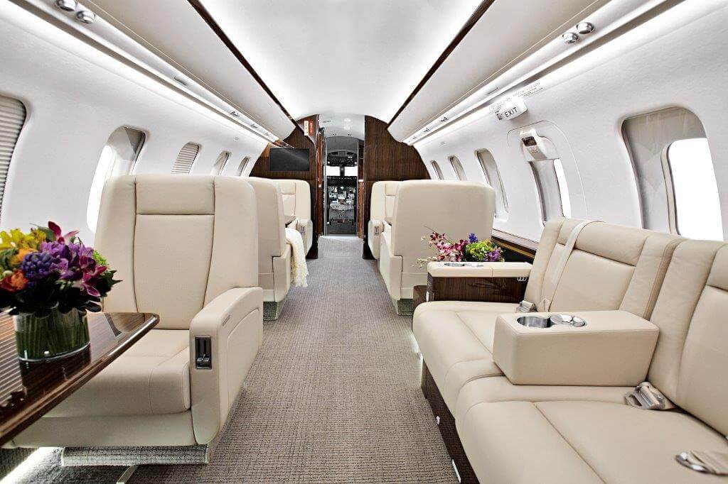 Heavy Jet - Challenger 605: Interior | VelocityJets